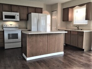 352 Pinecrest Ct in Delaware, OH - Building Photo - Building Photo