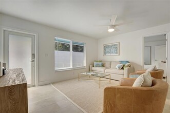 1319 SW 30th St, Unit A in Fort Lauderdale, FL - Foto de edificio - Building Photo
