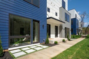 987-987 5th St SW in Charlottesville, VA - Building Photo