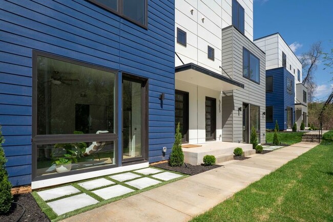 property at 987-987 5th St SW