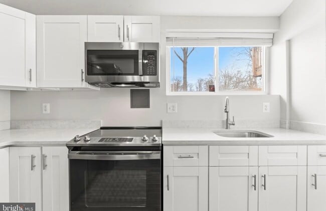 14407 Oakvale St, Unit Ground floor unit