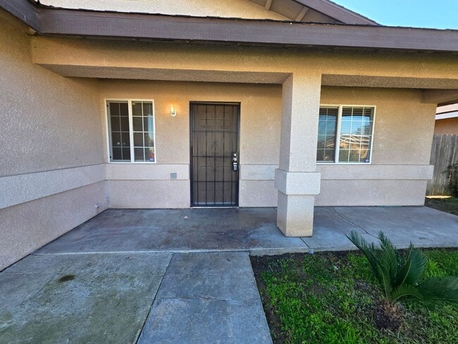 12287 Albert Ave in Orosi, CA - Building Photo - Building Photo