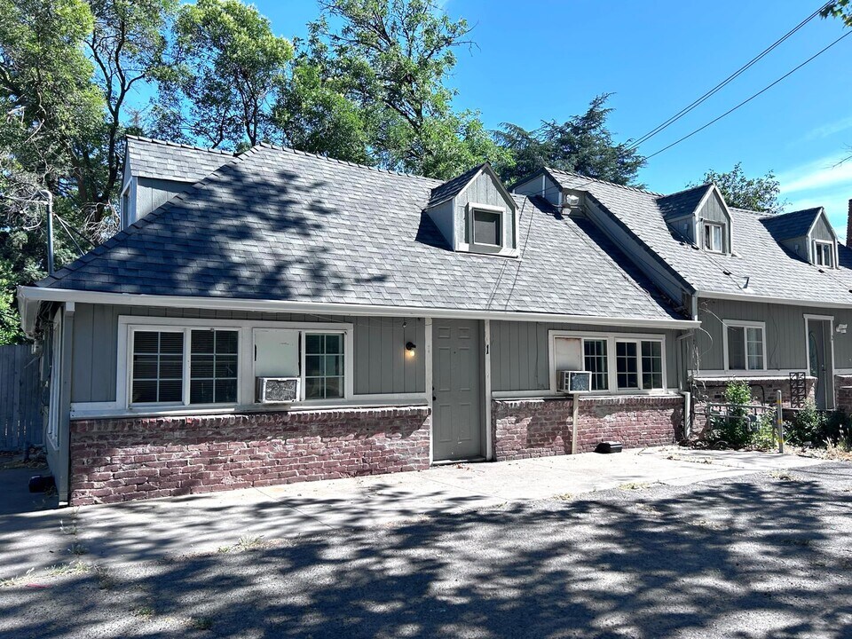 1933 Los Robles Blvd, Unit 1933 Los Robles Blvd #1 in Sacramento, CA - Building Photo