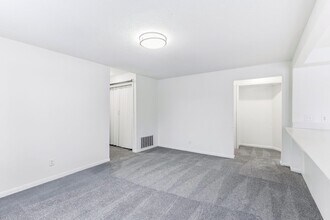 780 Stewart Ave in St. Paul, MN - Building Photo - Building Photo