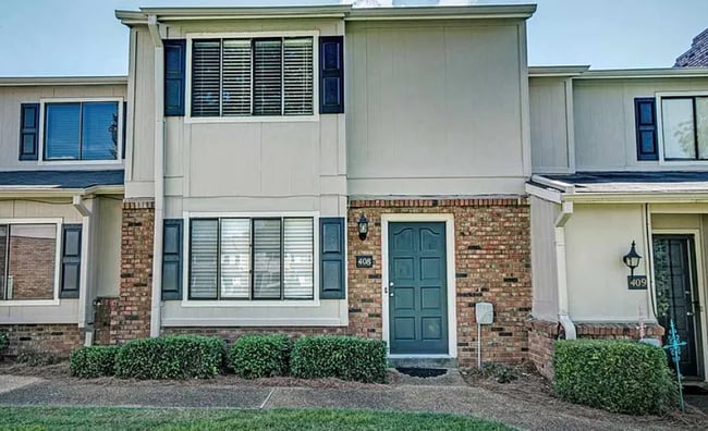 property at 409 Lakebend Pl
