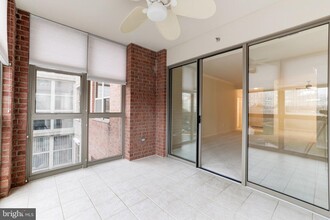 19360 Magnolia Grove Square-Unit -310 in Leesburg, VA - Foto de edificio - Building Photo
