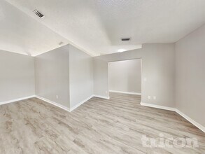 589 Robert Livingston St in Orange Park, FL - Building Photo - Building Photo