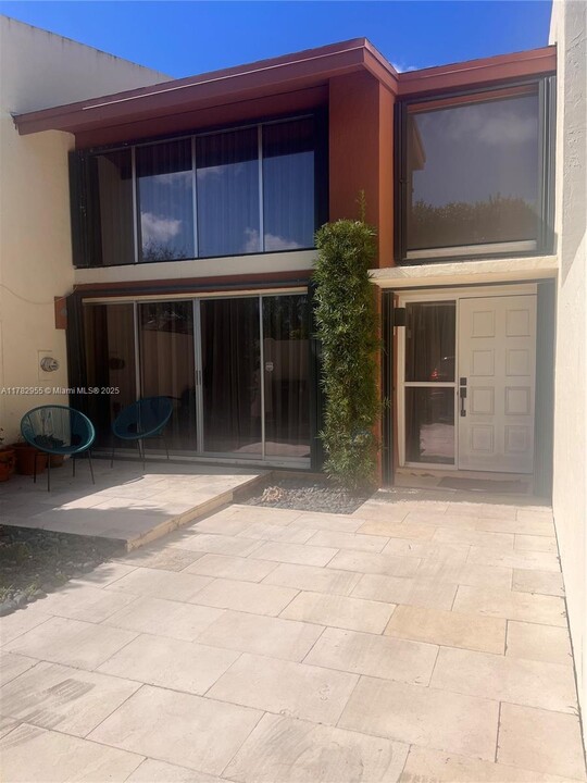 7630 SW 103rd Pl in Miami, FL - Building Photo