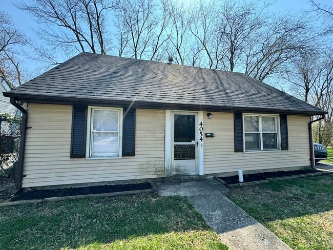 property at 4054 Larkspur Dr