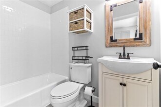 30 Brown St in Narragansett, RI - Building Photo - Building Photo