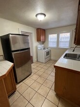 1090 SW 8th Ave in Albany, OR - Building Photo - Building Photo