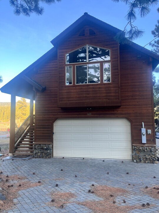 10831 Floriston Ave in Truckee, CA - Building Photo
