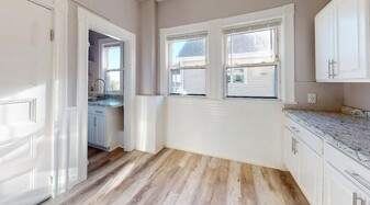 285 Medford St, Unit 2 Apartamentos