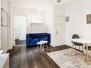 241 E 73rd St in New York, NY - Building Photo - Building Photo