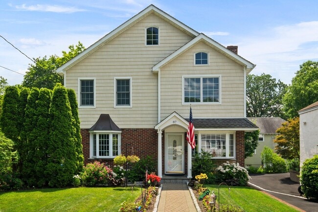 87 Bolton Ave in White Plains, NY - Building Photo - Building Photo