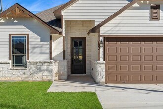 3027 Apache in Willis, TX - Building Photo - Building Photo