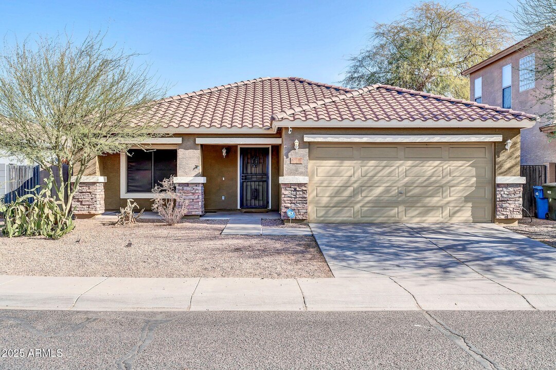 6013 S 43rd Dr in Phoenix, AZ - Building Photo