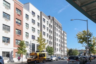 12911 Jamaica Ave in Richmond Hill, NY - Building Photo - Building Photo