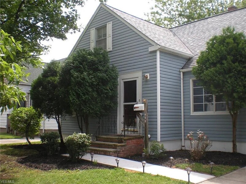 458 E 272nd St in Euclid, OH - Building Photo