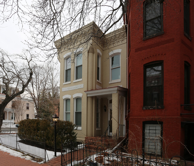500 Constitution Ave NE in Washington, DC - Foto de edificio - Building Photo