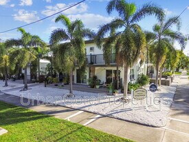 1023 Locust St NE in St. Petersburg, FL - Building Photo