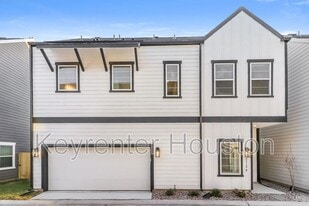 9910 Clark Rd in Houston, TX - Building Photo