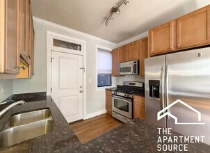 736 W Addison St, Unit S3 in Chicago, IL - Foto de edificio - Building Photo