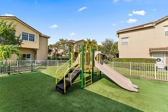 106 Lighthouse Cir, Unit G in Jupiter, FL - Foto de edificio - Building Photo