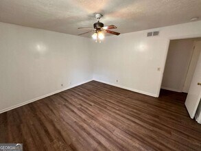 1071 Laurel Ln NW in Conyers, GA - Building Photo - Building Photo