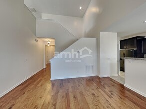 1261 Riverbirch Way in Nashville, TN - Foto de edificio - Building Photo