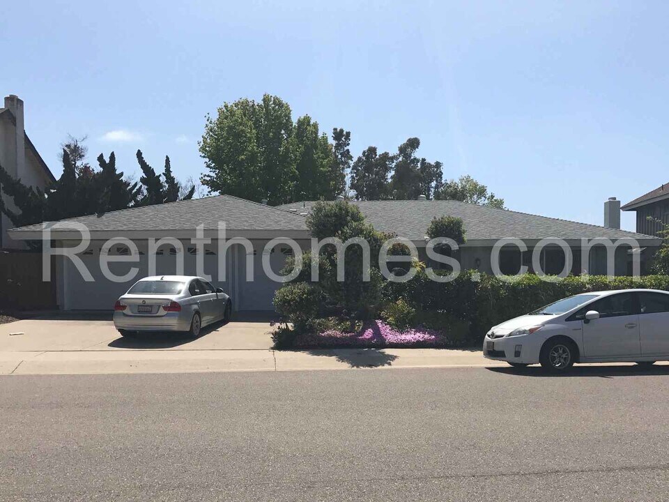 8720 Nottingham Pl in San Diego, CA - Building Photo