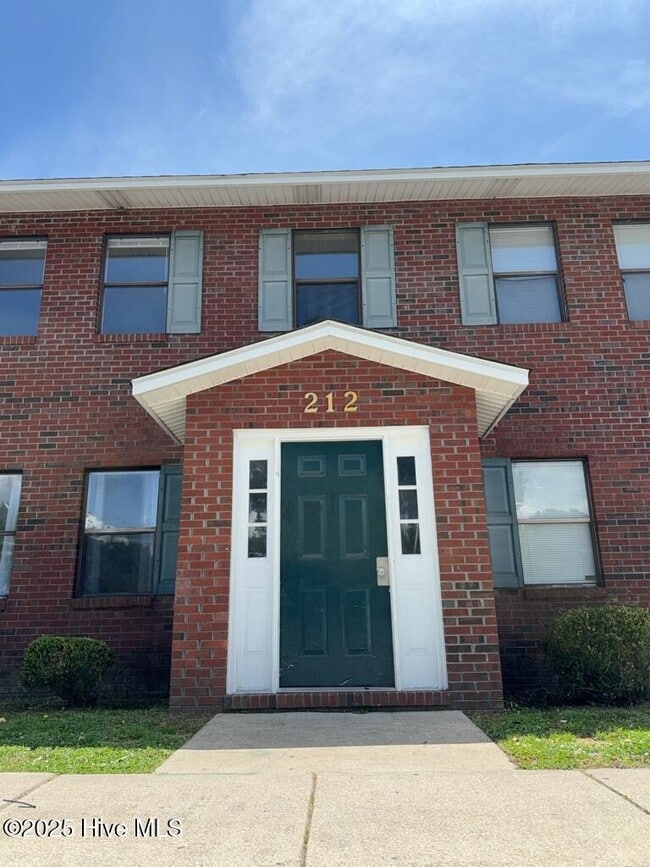212 Zack Cir