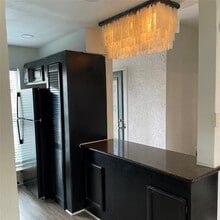 7700 Creekbend Dr in Houston, TX - Building Photo - Building Photo
