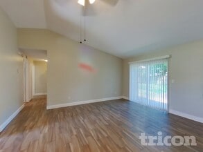 1108 Robin Dr in Plant City, FL - Building Photo - Building Photo