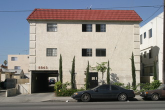 8843 Van Nuys Blvd in Panorama City, CA - Building Photo - Building Photo