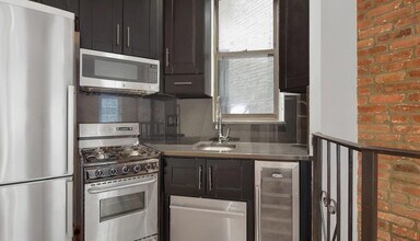 250 Mott St in New York, NY - Building Photo - Building Photo