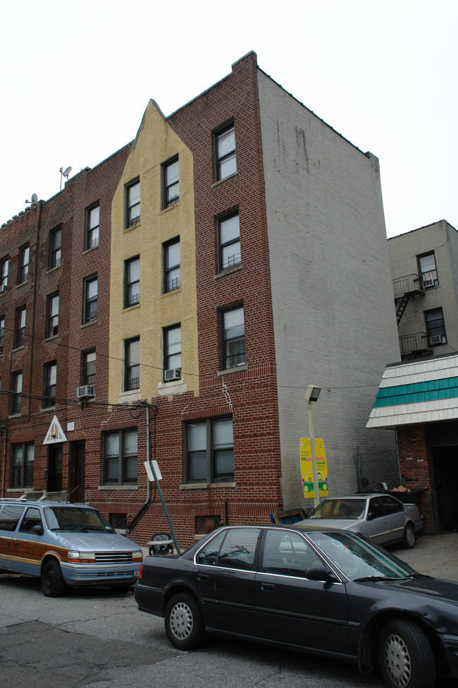 37 Pelton St in Yonkers, NY - Building Photo - Building Photo