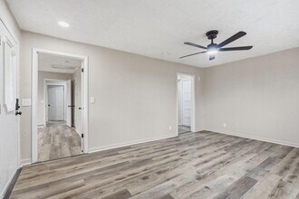 2822 E Cherry St in Springfield, MO - Building Photo - Building Photo