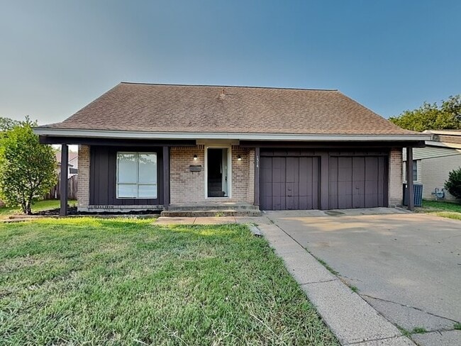 1514 Regina Ct S