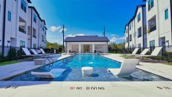 2720 Grand Fountains Dr in Houston, TX - Building Photo