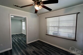 10 Bertram St in Pensacola, FL - Building Photo - Building Photo