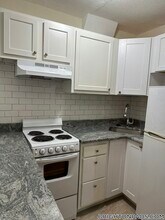 2018 Commonwealth Ave, Unit 42 in Boston, MA - Foto de edificio - Building Photo