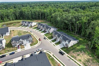 5400 Addison Gate Dr in Richmond, VA - Building Photo - Building Photo