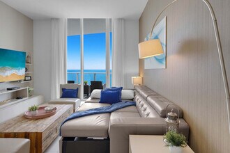 4111 S Ocean Dr in Hollywood, FL - Building Photo - Building Photo