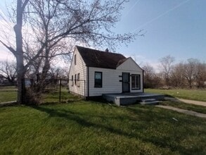 4080 Isabelle St in Inkster, MI - Building Photo - Building Photo