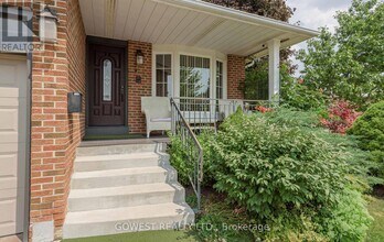 3 Pottery Crescent in Brampton, ON - Building Photo - Building Photo