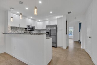 12926 SW 30th St in Miramar, FL - Foto de edificio - Building Photo