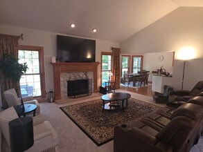N72W24238 S Woodsview Dr in Sussex, WI - Building Photo - Building Photo