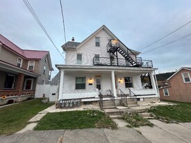 381-383-383 S 3rd St in Lehighton, PA - Building Photo