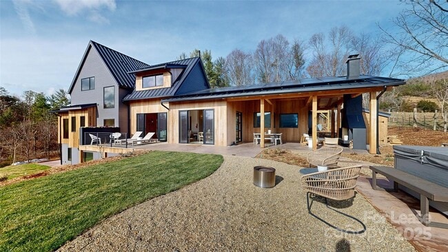 property at 11 Pink Fox Cove Rd
